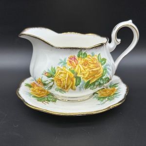 Royal Albert Tea Rose Gravy Boat Saucer Set Bone China England